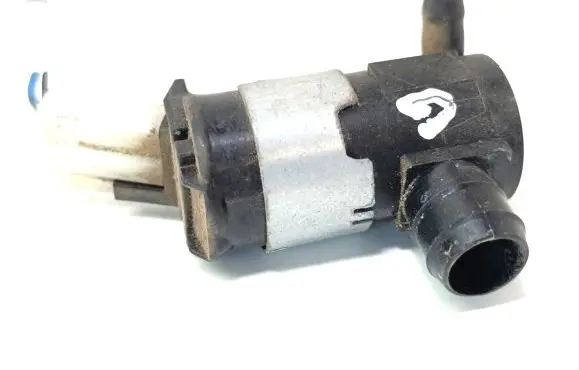 Mitsubishi Pajero Windscreen/windshield washer pump