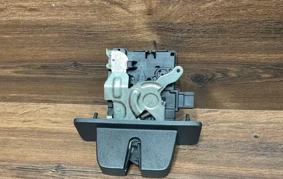 Land Rover Discovery 5 Tailgate/trunk/boot lock/catch/latch CPLA442A66 CPLA442A66AE
