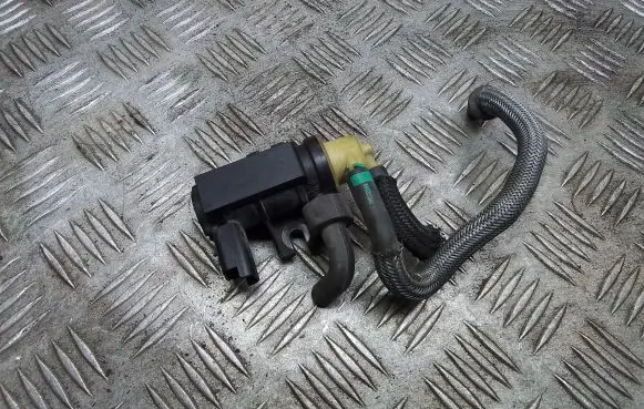 Peugeot 3008 II Turbo solenoid valve 9677363880 70230003