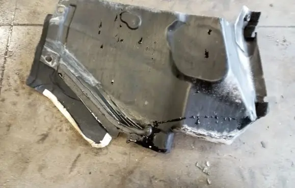 Jeep Grand Cherokee Heat shield in engine bay 