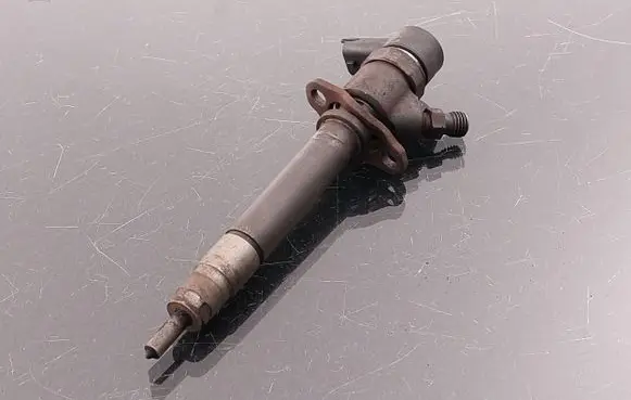 Volvo S60 Fuel injector 8658352