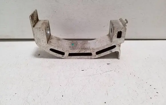 Polestar 2 Engine mounting bracket 31681596 P9191016
