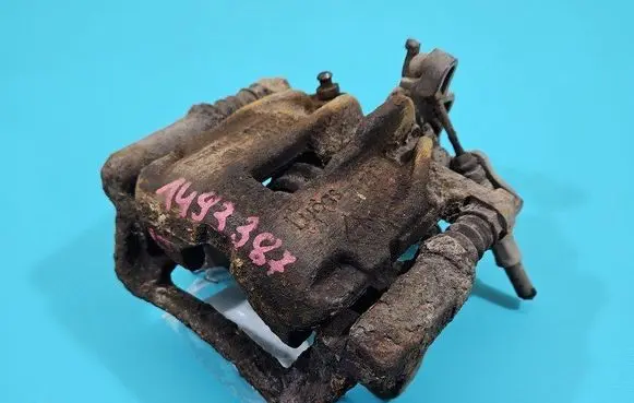 Rear brake caliper