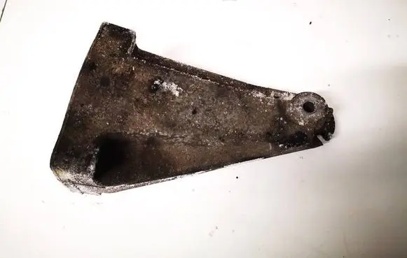 Mercedes-Benz C AMG W204 Engine mounting bracket A6462230704