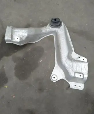 Renault Clio V Exhaust heat shield 747618644R