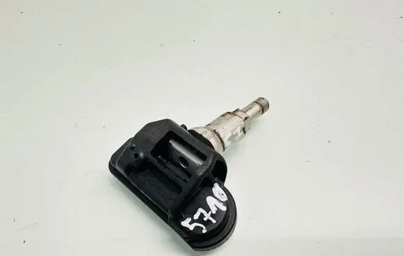 Mercedes-Benz A W176 Tire pressure sensor A0009051804