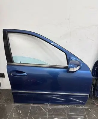 Mercedes-Benz C W203 Front door