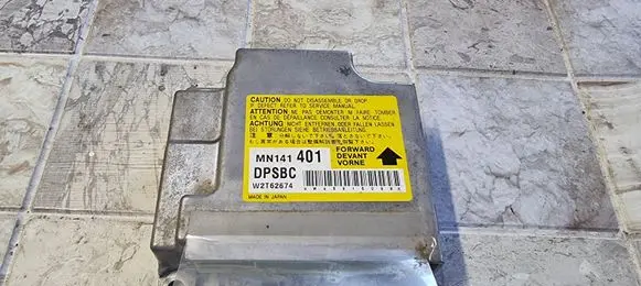 Mitsubishi Grandis Airbag control unit/module MN141401 W2T62674