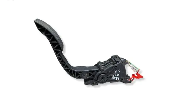 Renault Twingo II Accelerator throttle pedal S26309634 8200426241