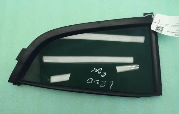 Mitsubishi L200 Rear vent window glass M193DOT207 43R000042
