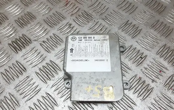 Volkswagen PASSAT B5.5 Airbag control unit/module 1C0909605B