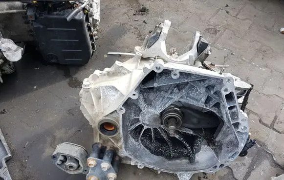Mazda 3 III Manual 6 speed gearbox C65706TH1109666