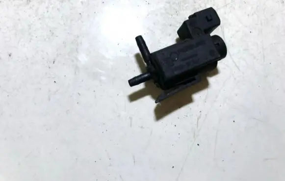 Volvo V70 Turbo solenoid valve 30611668 72224010