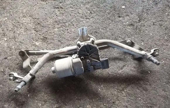 Peugeot 207 Front wiper linkage and motor 3397020769 9650380780 0390241540