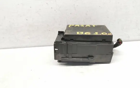 Volkswagen PASSAT B6 Ignition lock 3C0905843M