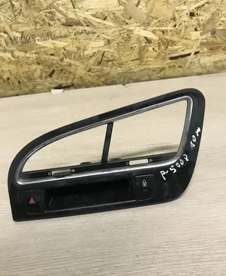 Peugeot 5008 Dash center air vent grill 9688836877