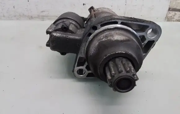 Volkswagen PASSAT B6 Starter motor 02M911023