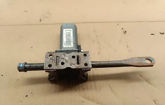 Jeep Grand Cherokee Seat adjustment motor 960562105 2105150330 D352202