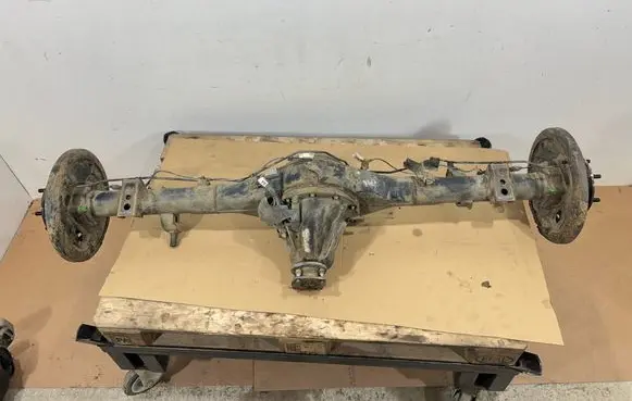Toyota Hilux (AN120, AN130) Rear axle beam with reductor 