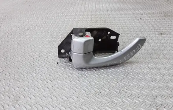 Hyundai Terracan Front door interior handle