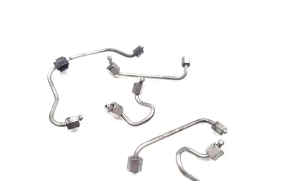 Fuel injector supply line/pipe