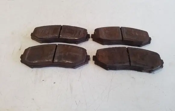 Suzuki Grand Vitara II Brake pads (front) 