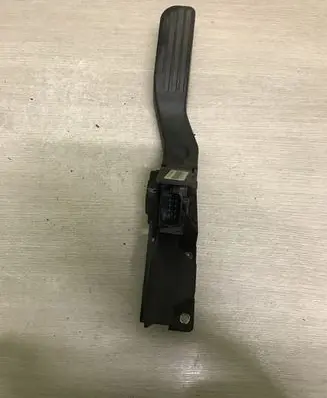 Ford Mondeo Mk III Accelerator throttle pedal 2S719F836CA