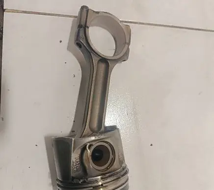 Renault Master III Piston with connecting rod 085209