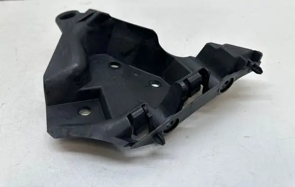 Volvo XC60 Front bumper mounting bracket 30764619