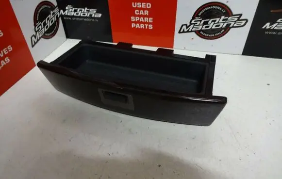 BMW 7 E65 E66 Glove box 8261058 82610589