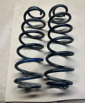 Volkswagen Golf IV Rear coil spring