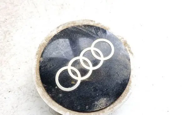 Audi A5 8T 8F Original wheel cap 