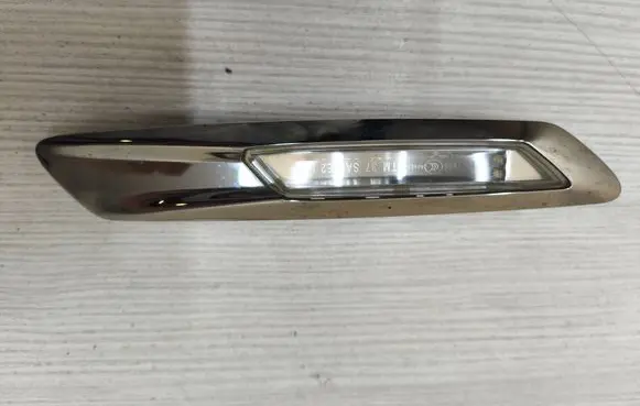 BMW 5 F10 F11 Front fender indicator light 7154167 7154169
