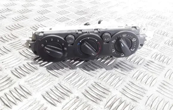 Ford Focus Climate control unit 3M5T19980AD