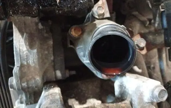 Toyota Corolla Verso AR10 Engine coolant pipe/hose