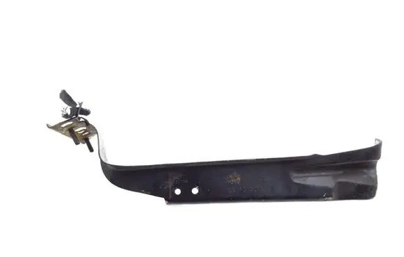 Audi A4 S4 B8 8K Fender mounting bracket 8K0821136J