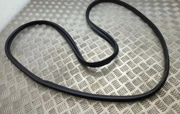 Peugeot 2008 I Trunk rubber seal (body) 