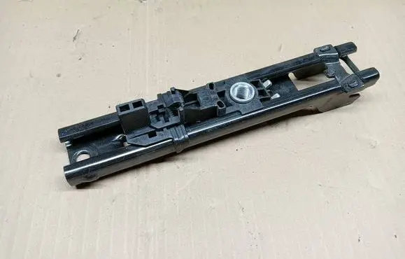 Skoda Octavia Mk2 (1Z) Seat belt adjustment motor 5K0857819A