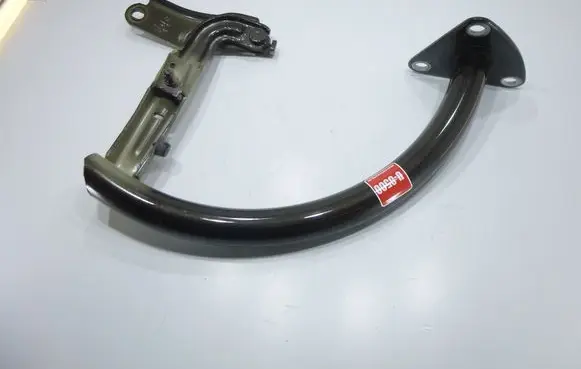 Tailgate/trunk/boot hinge