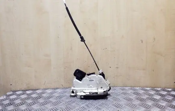 Skoda Yeti (5L) Front door lock 5E2837016