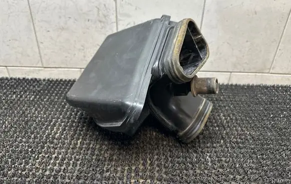 Intake resonator