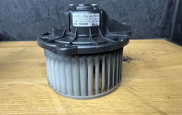 Toyota Avensis T250 Heater fan/blower 0130101601