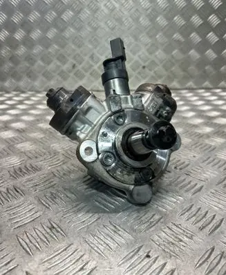 BMW 5 GT F07 Fuel injection high pressure pump 7800123