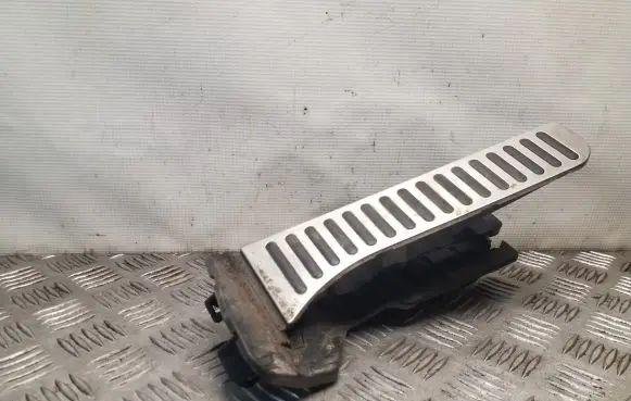 Skoda Octavia Mk2 (1Z) Accelerator throttle pedal 1K2721503AA