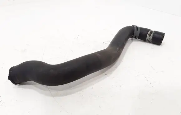 Volkswagen PASSAT B5.5 Engine coolant pipe/hose 8D0819373AF