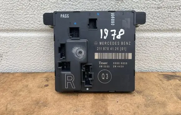 Mercedes-Benz E W211 Door control unit/module 2118704126 00006806