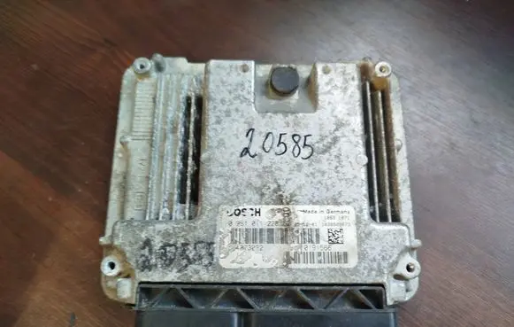 Iveco Daily 35.8 - 9 Engine control unit/module 4073032 0281011228
