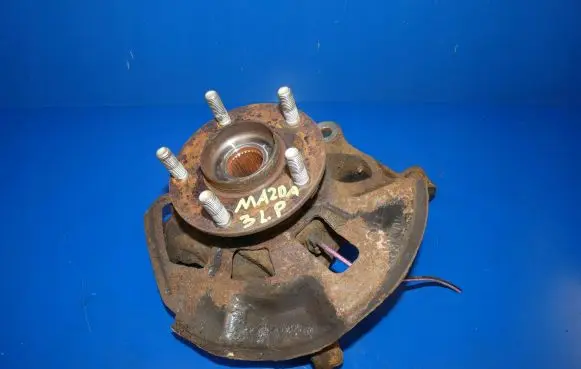 Mazda 3 II Front wheel hub spindle knuckle