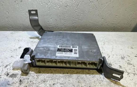 Lexus RX 330 - 350 - 400H Engine control unit/module 8966148481 2750009550