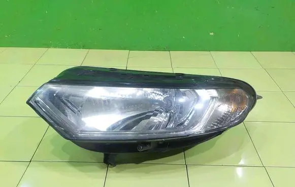 Ford Ecosport Headlight/headlamp CN1513W030CG